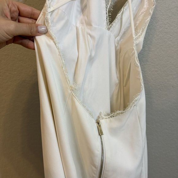 House of CB White V Neck Low Back Dress‎ Lace Trim Large Low Cut - Picture 4 of 7